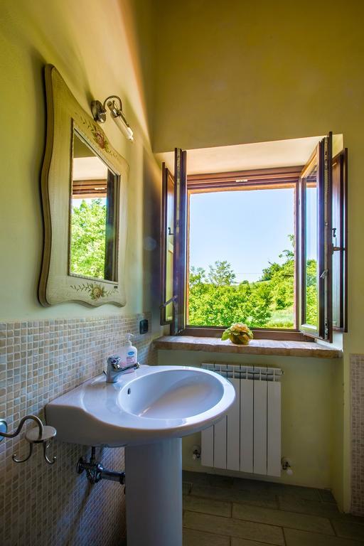 Il Casale Di Aurora Country House Colmurano Bagian luar foto