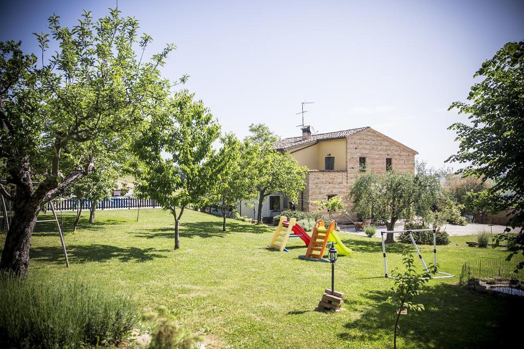 Il Casale Di Aurora Country House Colmurano Bagian luar foto