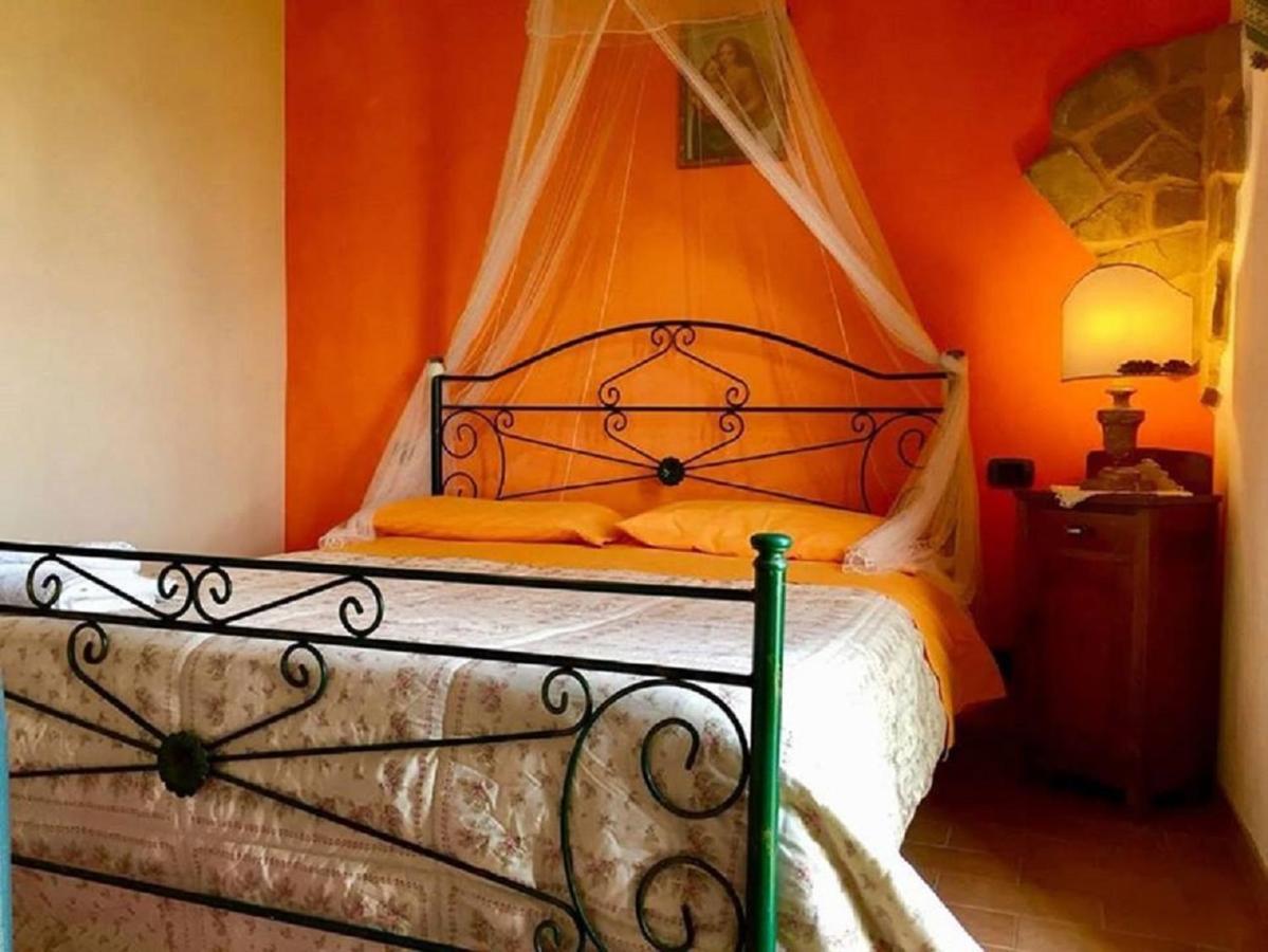 Il Casale Di Aurora Country House Colmurano Bagian luar foto